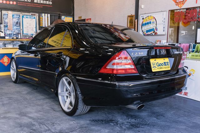 2005 賓士 C230K 1.8 黑  第2張相片