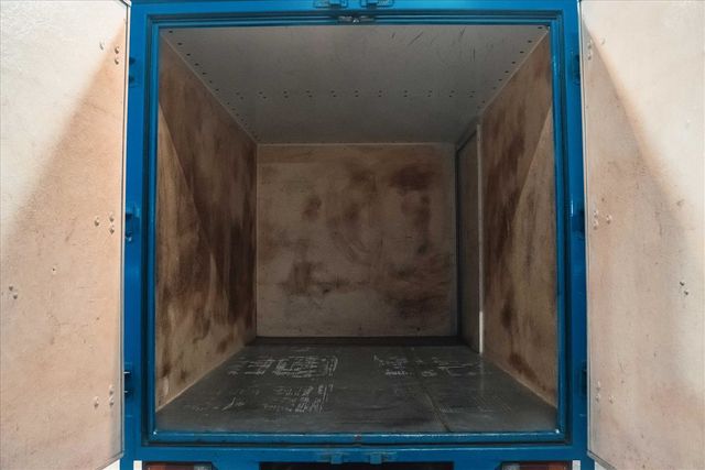 2009 福特 載卡多 2.0 藍白 廂  第4張相片