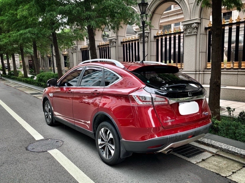 2015 LUXGEN U6 eco 2.0 頂級  第1張相片