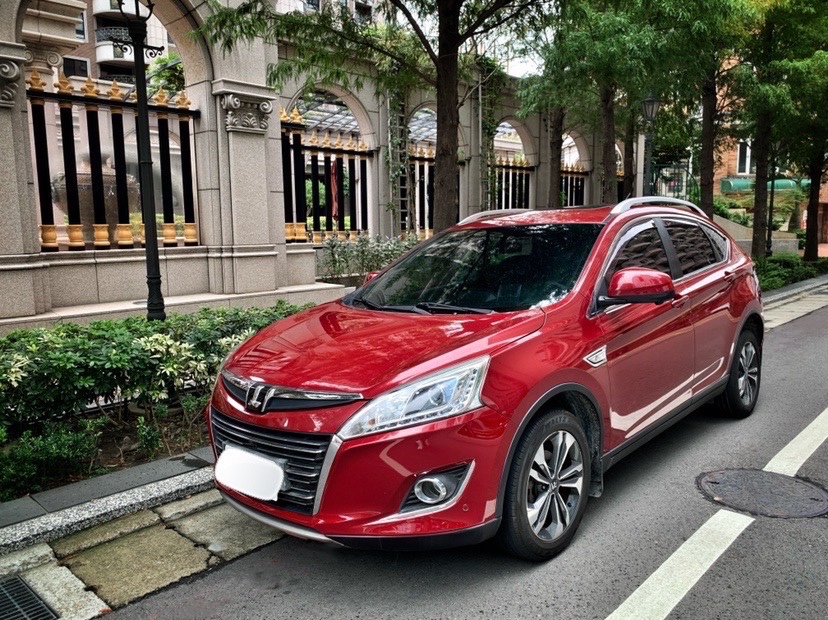 2015 LUXGEN U6 eco 2.0 頂級  第2張相片
