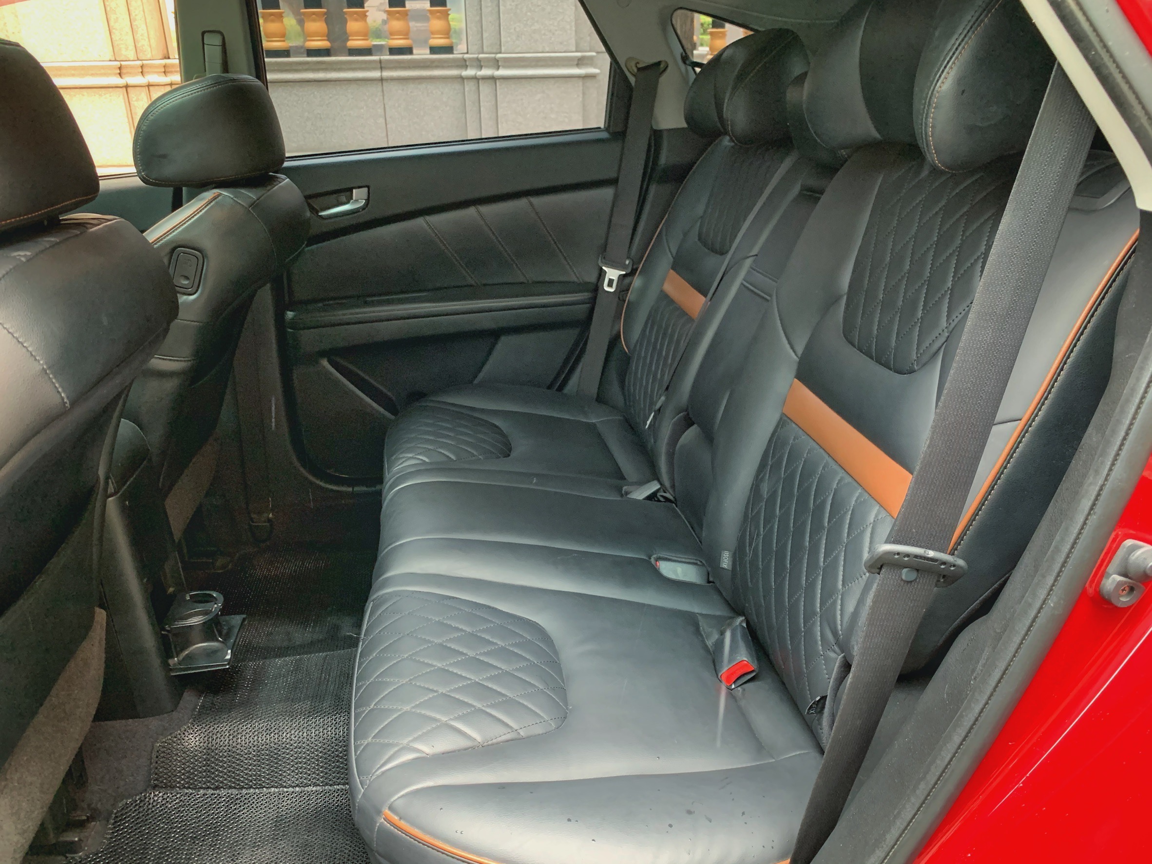 2015 LUXGEN U6 eco 2.0 頂級  第4張相片