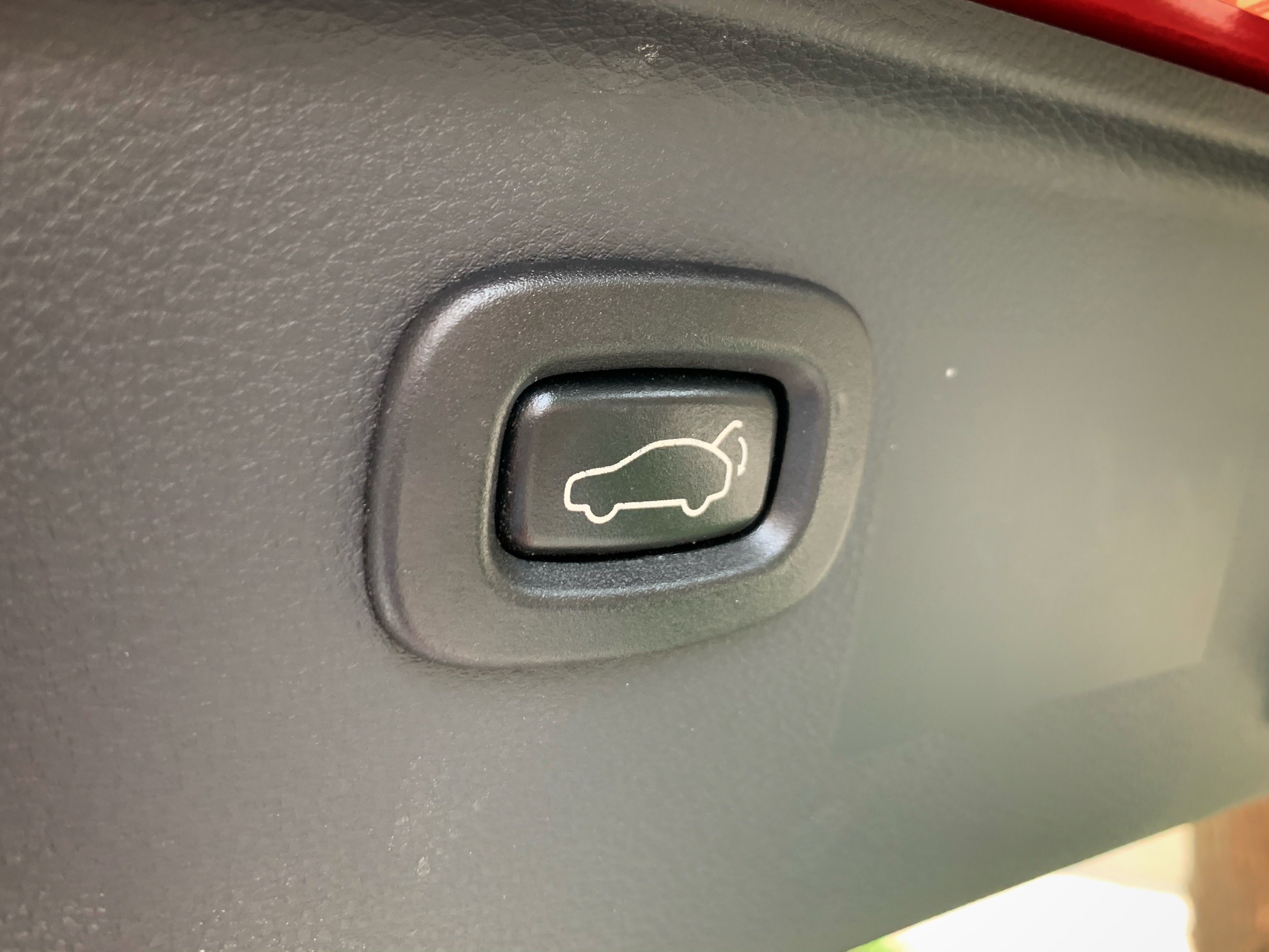 2015 LUXGEN U6 eco 2.0 頂級  第8張相片