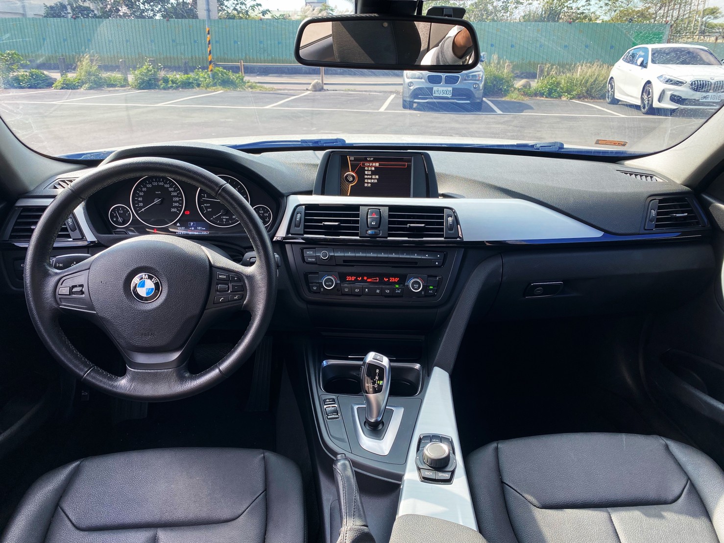 2013 BMW 3-Series Sedan 316i  第2張相片