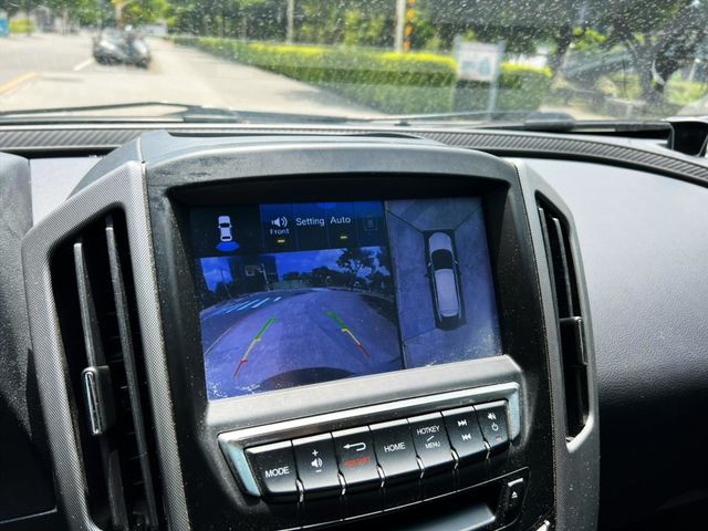 2014年 LUXGEN U6 尊爵  第11張相片