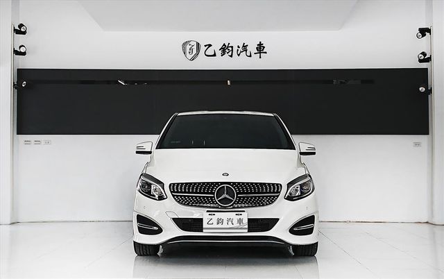 BENZ B200 CDI 2.1L  第2張相片