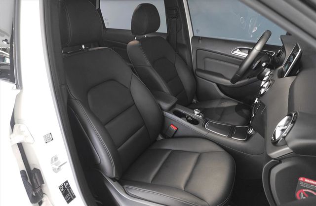 BENZ B200 CDI 2.1L  第8張相片