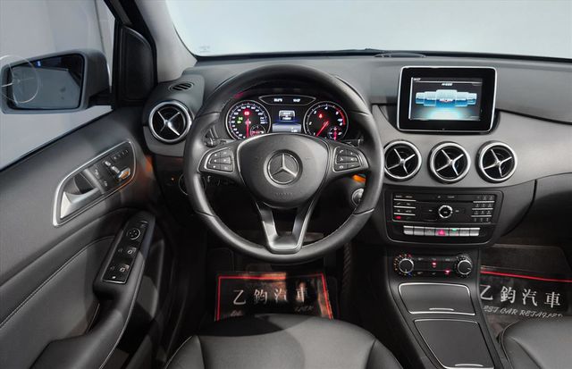 BENZ B200 CDI 2.1L  第10張相片