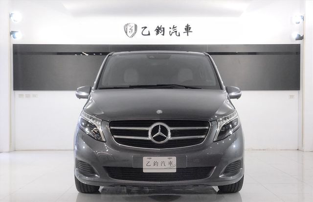 BENZ V250d 2.1L  第2張相片