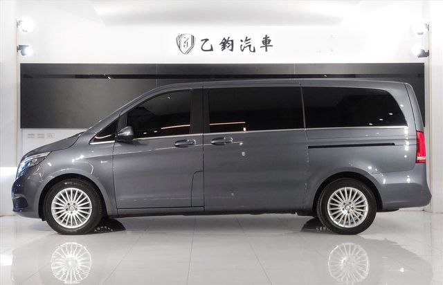BENZ V250d 2.1L  第3張相片