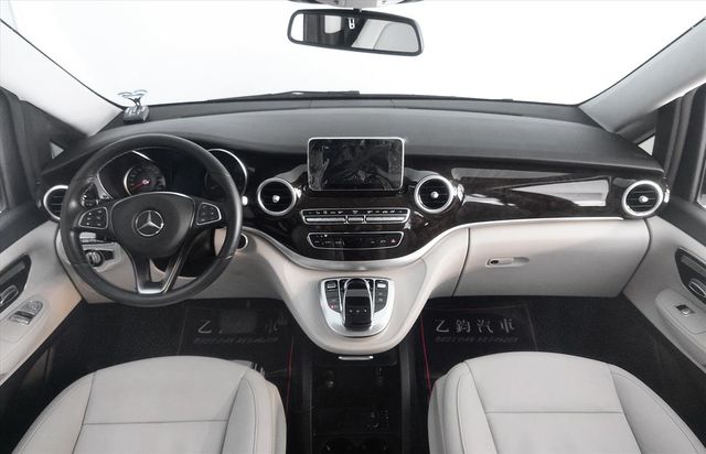 BENZ V250d 2.1L  第6張相片