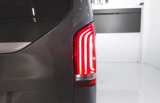 BENZ V250d 2.1L  第19張相片