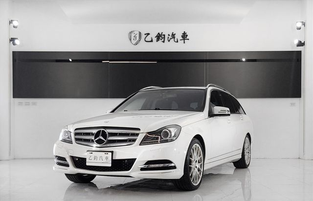 BENZ C300 Estate 3.0  第1張相片