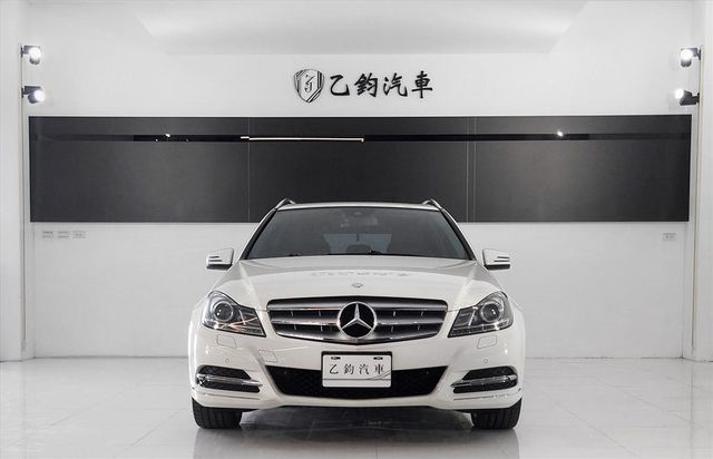 BENZ C300 Estate 3.0  第2張相片