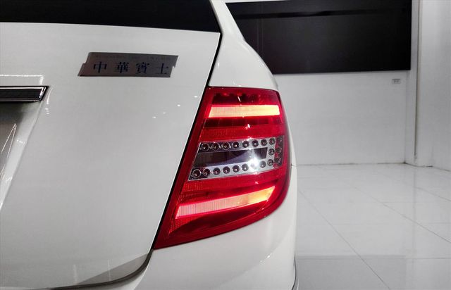 BENZ C300 Estate 3.0  第19張相片