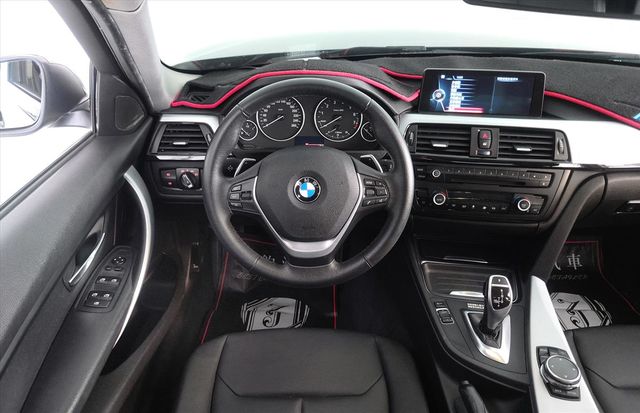 BMW 320i 2.0L  第10張相片