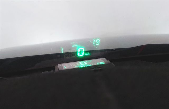 BMW 320i 2.0L  第15張相片