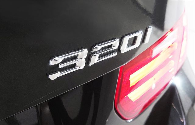 BMW 320i 2.0L  第17張相片