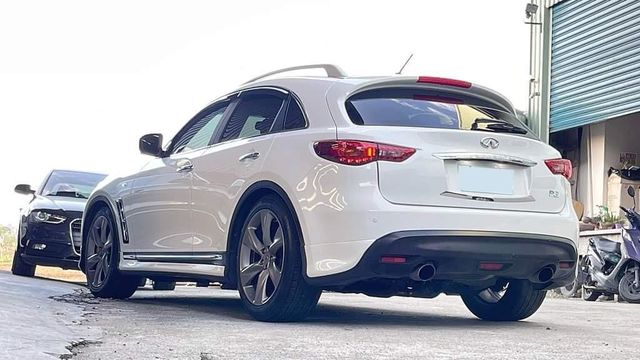 INFINITI FX35  第4張相片