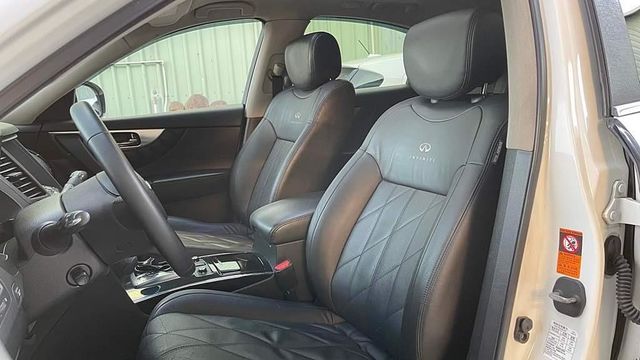 INFINITI FX35  第7張相片