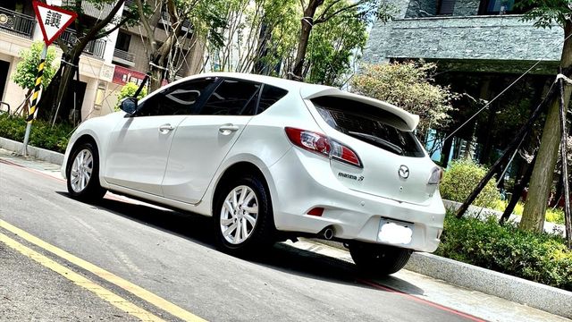 MAZDA MAZDA 3  第2張相片