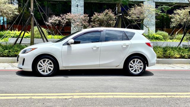MAZDA MAZDA 3  第3張相片