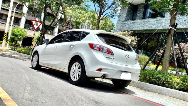 MAZDA MAZDA 3  第4張相片