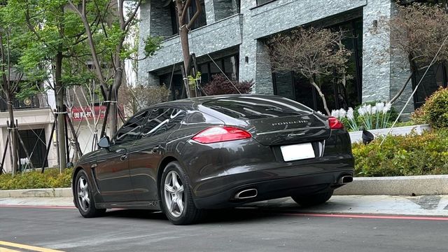 PORSCHE PANAMERA  第3張相片