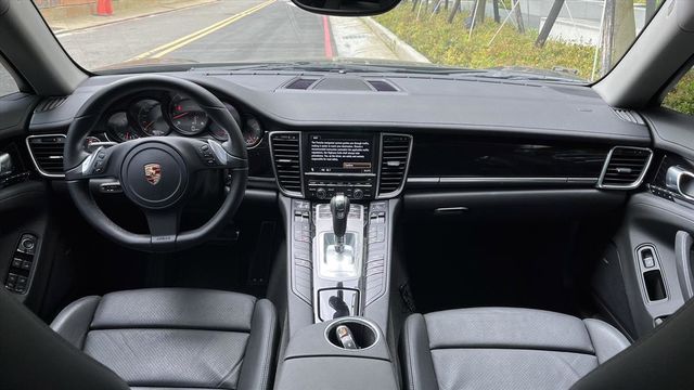 PORSCHE PANAMERA  第5張相片