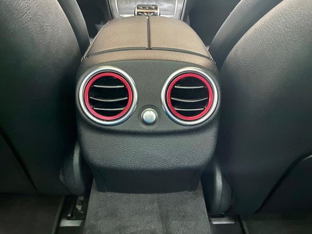 2016年Benz C300 AMG  第3張相片