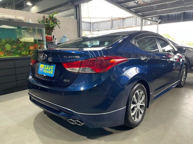 2013豪華版里程 16萬 空力套件  第9張相片
