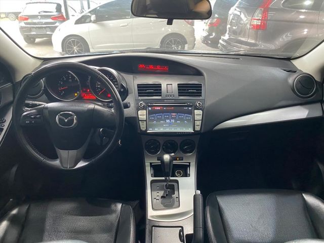 2011年Mazda 3 影音 2安 天  第2張相片