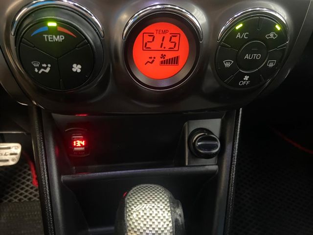 2016年yaris 白頂級S版倒車顯影  第4張相片