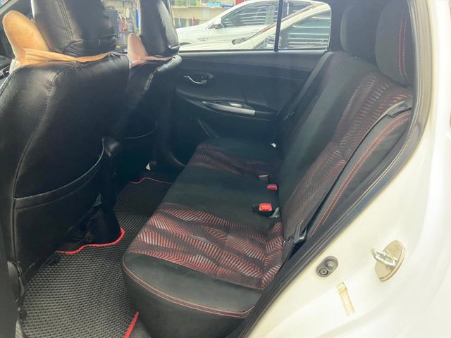 2016年yaris 白頂級S版倒車顯影  第9張相片