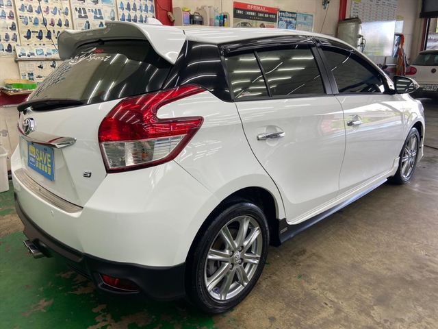 2016年yaris 白頂級S版倒車顯影  第11張相片
