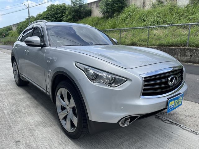 INFINITI FX35 2012年款  第1張相片