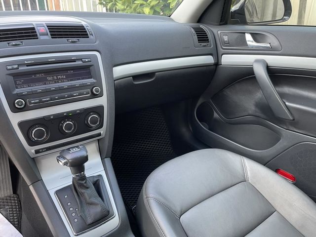 2011年  COMBI 1.8TSI  第6張相片