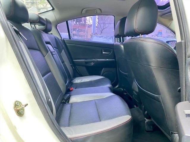 MAZDA MAZDA 3  第7張相片
