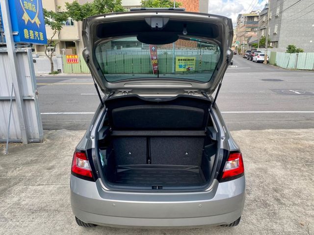 SKODA FABIA  第9張相片