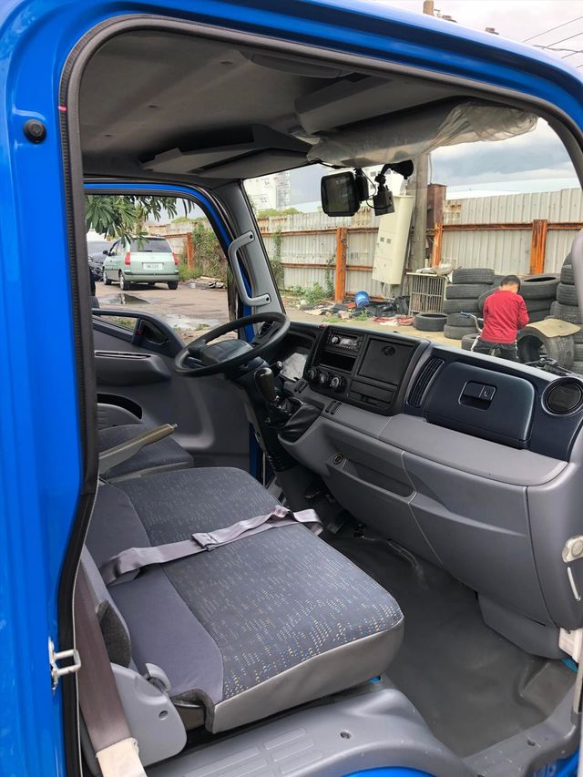 MITSUBISHI CANTER  第6張相片