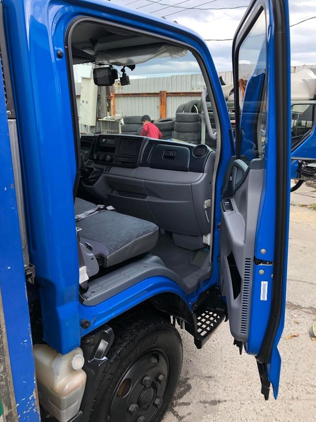 MITSUBISHI CANTER  第7張相片