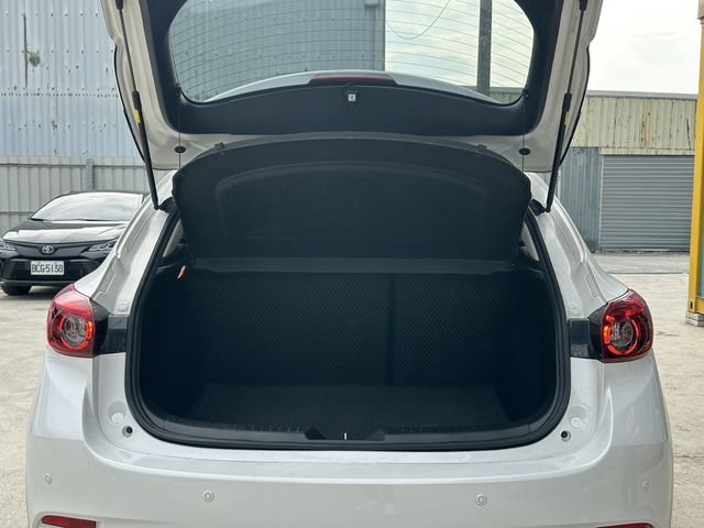 MAZDA馬自達 MAZDA 3  第5張相片