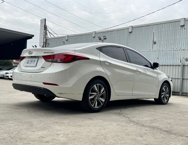 HYUNDAI現代 ELANTRA  第3張相片