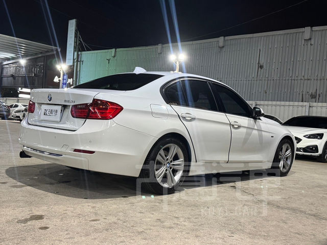 BMW寶馬 320I SEDAN ZA  第3張相片