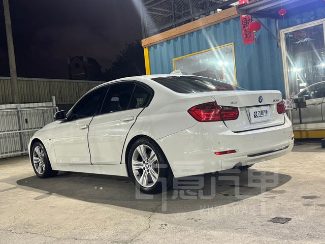 BMW寶馬 320I SEDAN ZA  第4張相片