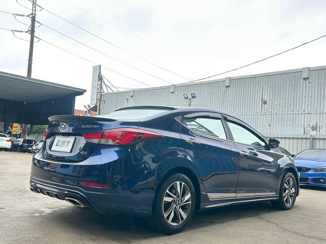 HYUNDAI現代 ELANTRA  第4張相片
