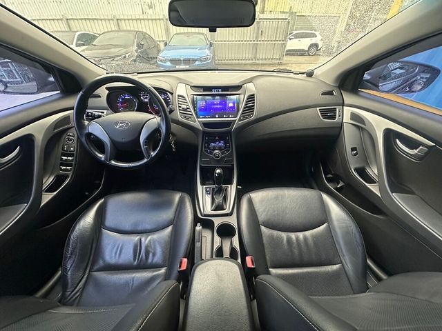 HYUNDAI現代 ELANTRA  第5張相片