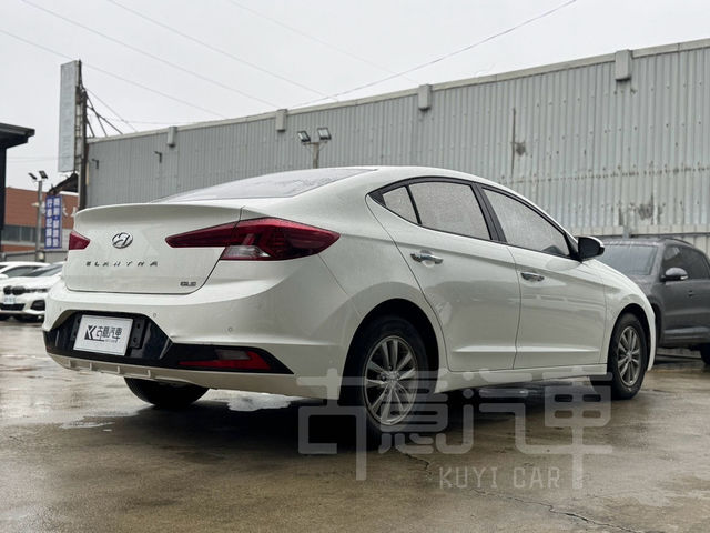 HYUNDAI現代 ELANTRA  第5張相片