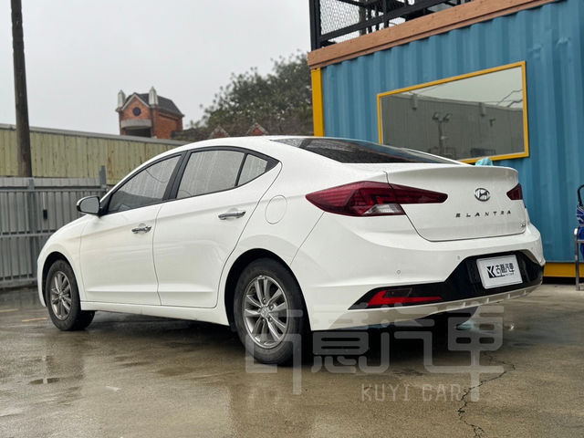 HYUNDAI現代 ELANTRA  第7張相片