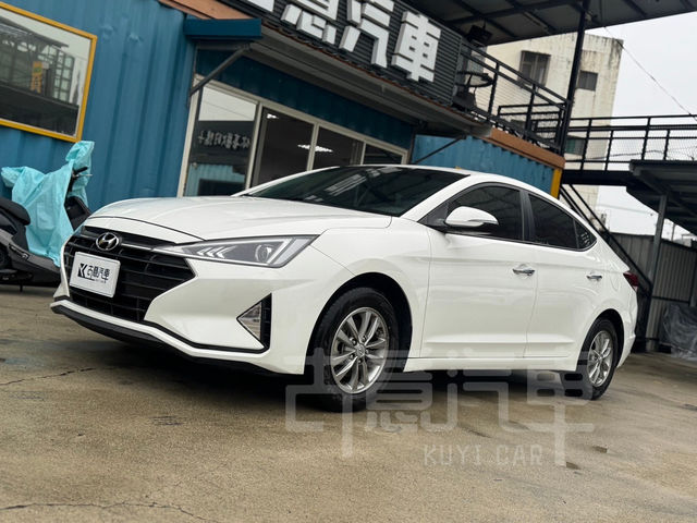HYUNDAI現代 ELANTRA  第1張相片