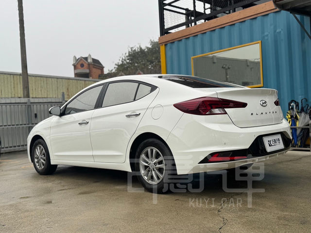HYUNDAI現代 ELANTRA  第7張相片